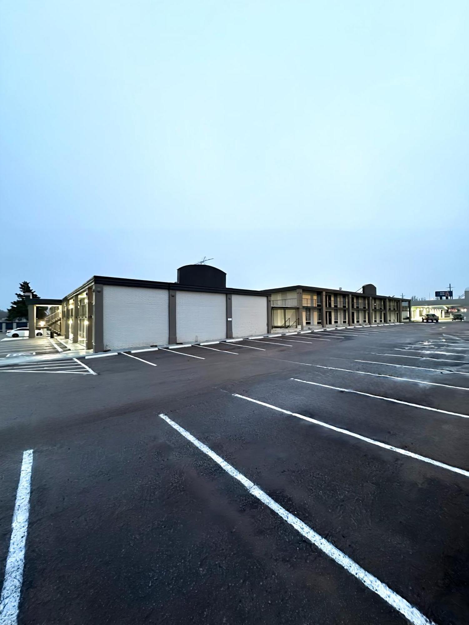 Maverick Inn Chickasha Exteriör bild